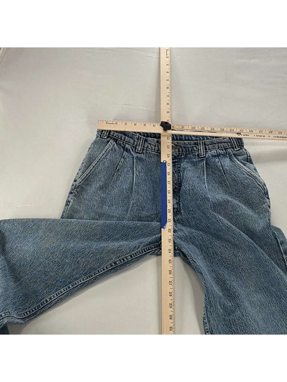 Vintage 80s Levi's Pleated Jeans Acid Wash Tapered W33 L32